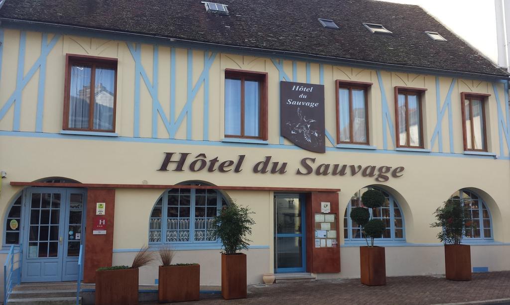 Logis Hotel & Restaurant Du Sauvage La Ferté-Gaucher Exteriér fotografie